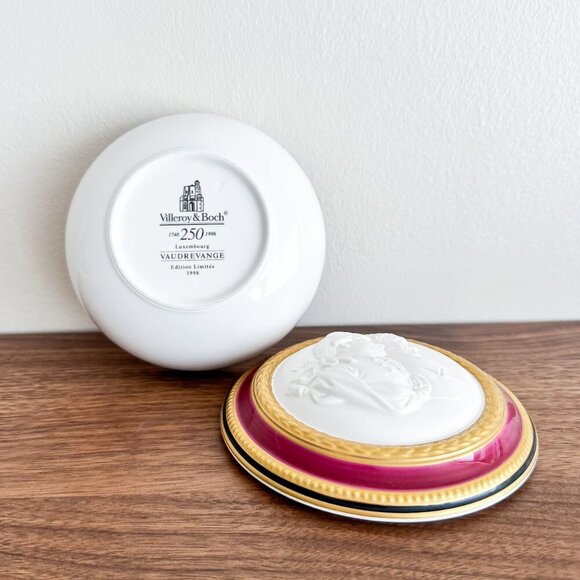 Villeroy & Boch Red Gold Cameo Trinket Box | 1998 Collector Porcelain - Picture 6 of 7